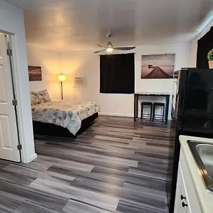 Apartment #1 New! Couples Getaway Self Checkin, Keaau