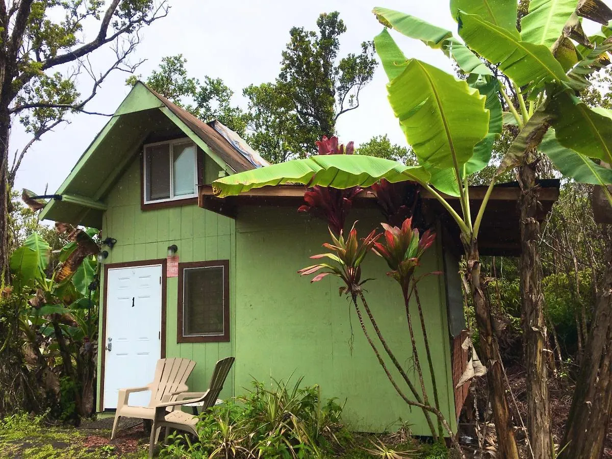 #1 Cabin Tiny House With Kitchen Equipped With Essentials Near At The Volcano Park Pahoa Holiday home